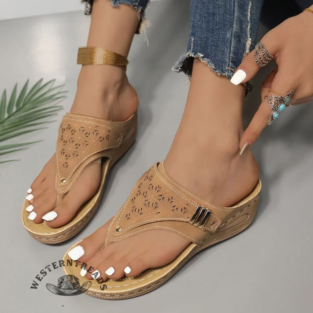 Women's Fashion Hollow Round Toe Thick Bottom Flip Flops - Image 3